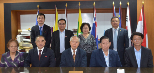 賈益民一行拜訪泰國華文教師公會