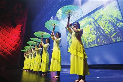 燈光、舞美設(shè)施為觀眾呈現(xiàn)最震撼的視聽體驗。