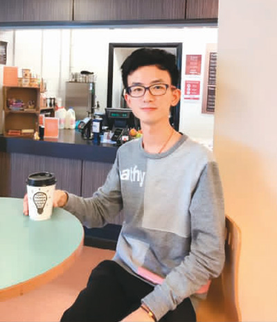 陳鑫濤認(rèn)為，留學(xué)生在國(guó)外應(yīng)該管理好自己的社交賬號(hào)，更應(yīng)該明白言論自由也是有限度的。