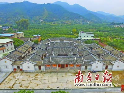 張榕軒是我國近代史上著名的華僑實業(yè)家、印尼華僑領(lǐng)袖。圖為梅縣區(qū)松口鎮(zhèn)張榕軒故居。何森垚 攝