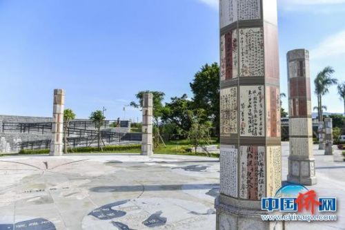 銀信紀(jì)念柱。陳驥旻 攝