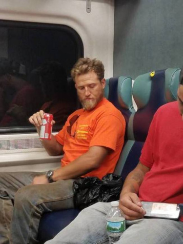  亞莉安娜‧卞在臉書貼出一名白人男子，稱對方以種族歧視字眼辱罵她。(取自臉書)