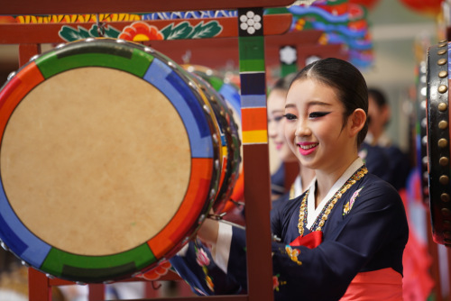 精彩的韓國文化演出。