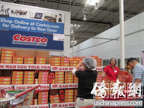 工業(yè)市（Industry）好市多已經(jīng)開始銷售月餅。（美國《僑報》/翁羽 攝）