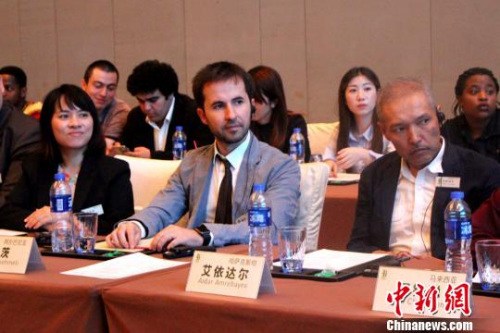 參加研修計劃的青年漢學(xué)家?！∶疯O瀧 攝