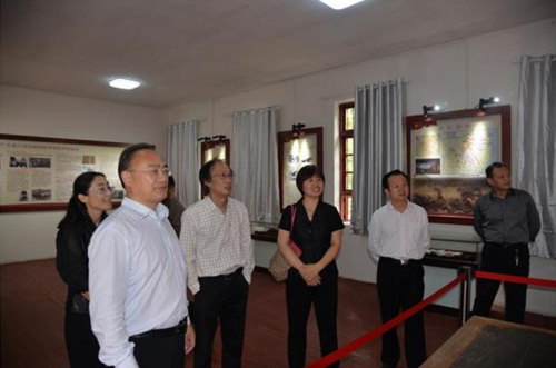 指導(dǎo)組一行參觀賈汪“僑之家” 指導(dǎo)組一行參觀賈汪“僑之家”
