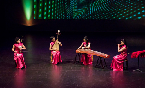 中國樂器演繹的澳洲人耳熟能詳?shù)膿u滾曲。