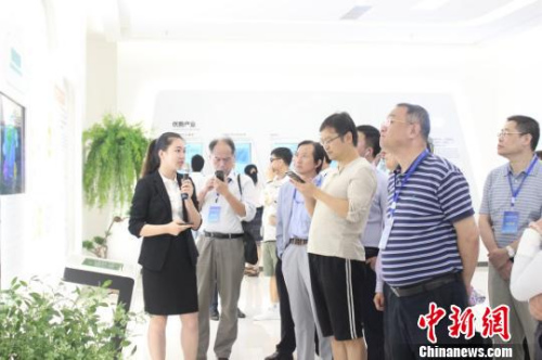 與會代表實地考察長沙市高新技術產業(yè)開發(fā)區(qū)?！⒅?攝