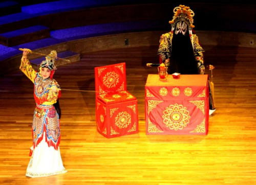 尚長榮、史依弘主演京劇《霸王別姬》。（美國《世界日報(bào)》/謝哲澍 攝）