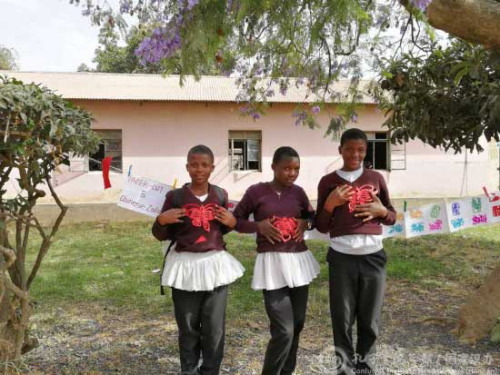 學生作品展示。（國家漢辦網(wǎng)站圖片）