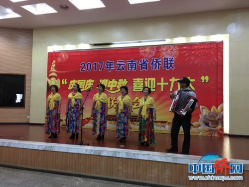 圖為聯(lián)歡會(huì)現(xiàn)場(chǎng)?！￡愳o　攝