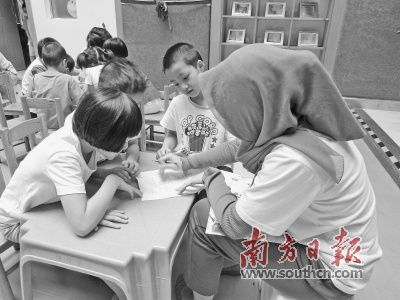 海外華文幼師培訓(xùn)班的學(xué)員在廣州實(shí)習(xí)。