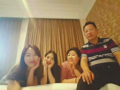 姜德順一家合影(受訪者供圖)