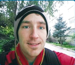 美國籍留學生奧林。