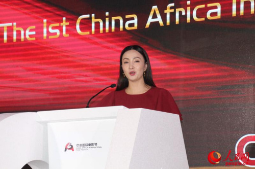 電影節(jié)形象大使陶虹發(fā)言。王磊 攝