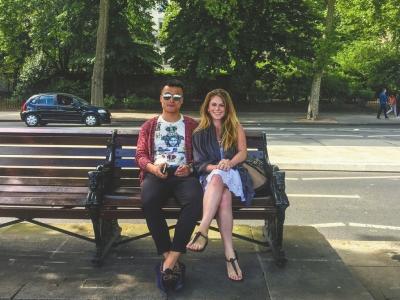 葛燕希成了成都媳婦。