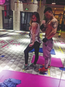 葛燕希和老公都熱愛(ài)健身。