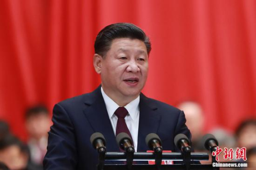 10月18日上午，中國共產(chǎn)黨第十九次全國代表大會在北京人民大會堂開幕。習近平代表第十八屆中央委員會向大會作報告。 <a target='_blank' >中新社</a>記者 盛佳鵬 攝