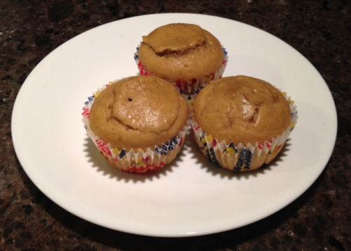 椰絲松餅(圖片來(lái)源:美國(guó)《世界日?qǐng)?bào)》) 椰絲松餅(圖片來(lái)源:美國(guó)《世界日?qǐng)?bào)》)