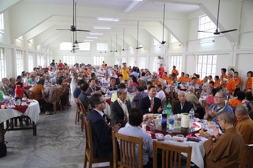 敬老會現(xiàn)場。