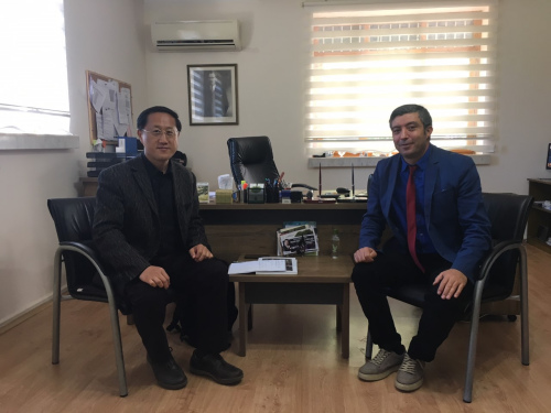 倪副總領事約見旅游局負責人。