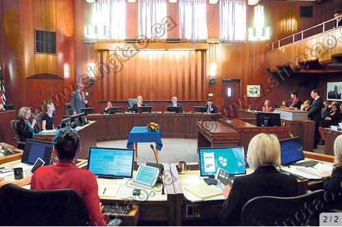 溫哥華市議會(huì)討論向華社道歉事宜。 （加拿大《星島日?qǐng)?bào)》）