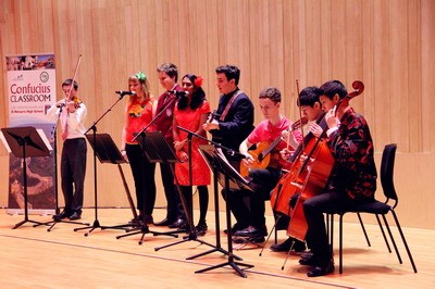 學(xué)生代表才藝表演。