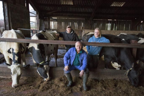 戴維·布魯克斯在自己的農(nóng)場(chǎng)。（英國(guó)《華聞周刊》微信公眾號(hào)“華聞派”）