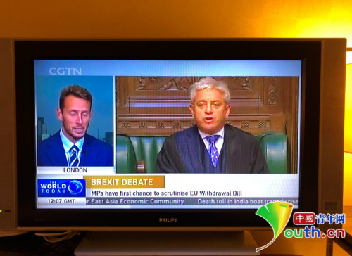 莫斯科當?shù)仉娨暜嬅妫袊鴩H電視臺(CGTN)緊跟在俄語電視頻道之后。中國青年網(wǎng)記者陳琛 攝 