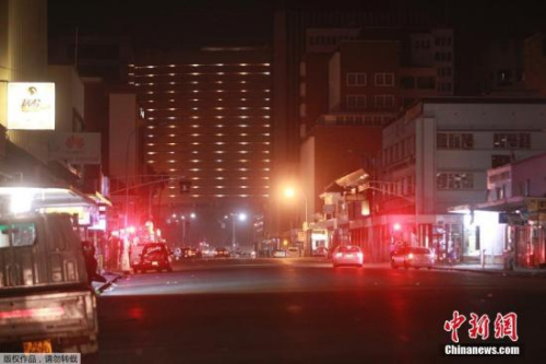 津巴布韋軍隊(duì)開(kāi)進(jìn)首都 奪取國(guó)家電視臺(tái)。