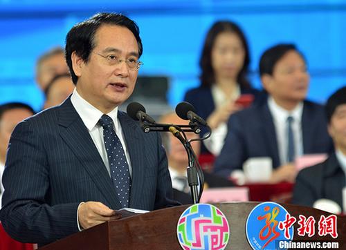 11月17日， 國(guó)務(wù)院僑辦副主任譚天星在世廣會(huì)開(kāi)幕式上致辭。 <a target='_blank' >中新社</a>記者 梁永強(qiáng) 攝