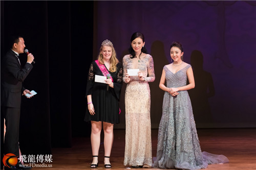 榮獲Texas Teen Miss Amazing 2017，Anne Marie Buckle 把兩歲小朋友Julianna Montgomery (七月)繪畫的T恤義賣款捐給BCG天使媽媽基金會(huì)，這個(gè)基金會(huì)零費(fèi)用，所有資金全部捐殘障兒童。