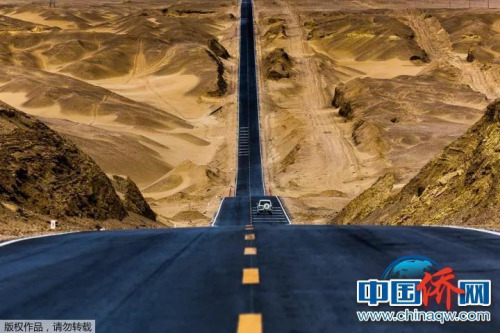 “相機攝”青海柴達木盆地，天路。