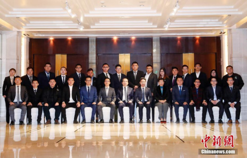 11月21日，中國(guó)海外交流協(xié)會(huì)副會(huì)長(zhǎng)譚天星在北京會(huì)見(jiàn)馬來(lái)西亞八大華青訪華代表團(tuán)一行。<a target='_blank' >中新社</a>記者 劉關(guān)關(guān) 攝