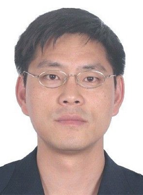 李文革，原云南省昆明市盤龍區(qū)國稅局工會主席。圖片來源：人民日報客戶端。