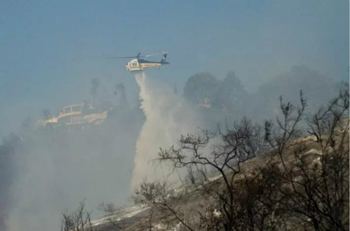 直升機救援。