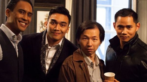 《逐夢魔女》中的四位男性，伊麗莎白的上級黃羅(右二)