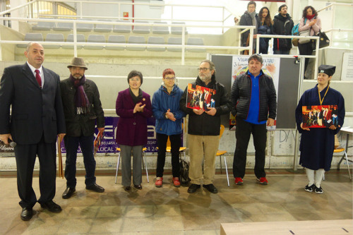 林楠總領(lǐng)事為選手頒獎。