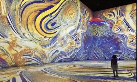 新媒體群展現(xiàn)場。