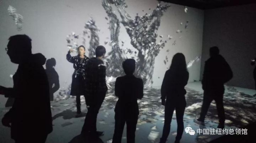 新媒體群展現(xiàn)場。