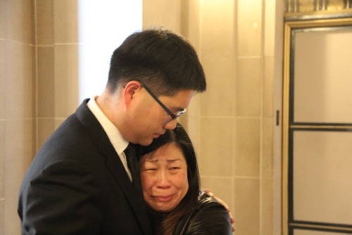 李孟賢中文助理、市府新聞辦公室副主任林偉浩和舊金山對華辦公室負責(zé)人趙翠薇。