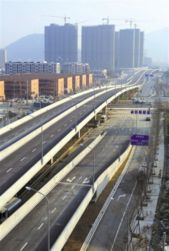 將在元旦通車的廣化南路。劉偉攝