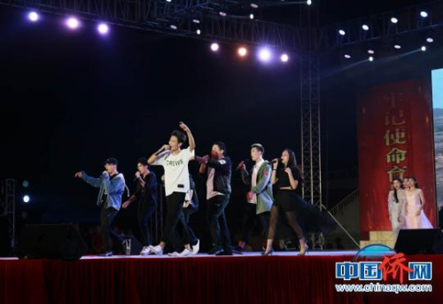 現(xiàn)場(chǎng)活動(dòng)高潮迭起?！堒缫?攝