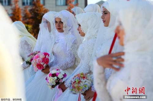 資料圖:俄羅斯新娘(中國新聞網(wǎng)) 資料圖:俄羅斯新娘(中國新聞網(wǎng))