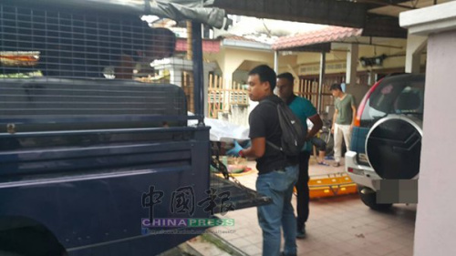 事發(fā)現(xiàn)場(chǎng) (馬來(lái)西亞《中國(guó)報(bào)》) 事發(fā)現(xiàn)場(chǎng) (馬來(lái)西亞《中國(guó)報(bào)》)