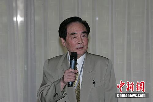 資料圖為2006年8月侯云德院士在禽流感國際會議上。