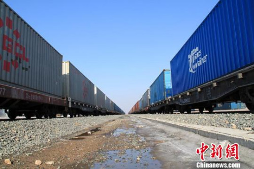 去年1至12月底，“長滿歐”班列進(jìn)出口合計26538標(biāo)箱，承運進(jìn)出口貨值超9.91億美元。長春國際陸港發(fā)展有限公司供圖