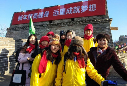 營員們登上長城。