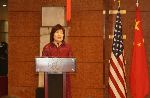 章啟月總領(lǐng)事致辭。