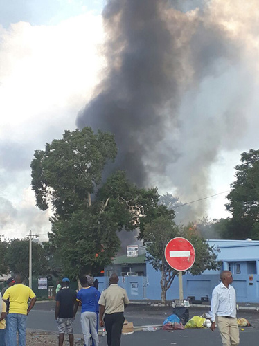 騷亂現(xiàn)場(chǎng)。(圖片來源：西北省警民中心)